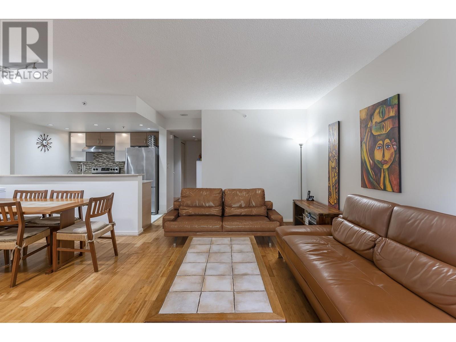 392 Smithe Street, Vancouver, BC, V6B 1T7