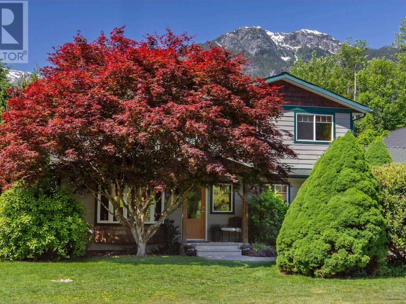 41271 Meadow Avenue, Squamish BC V0N 1H0