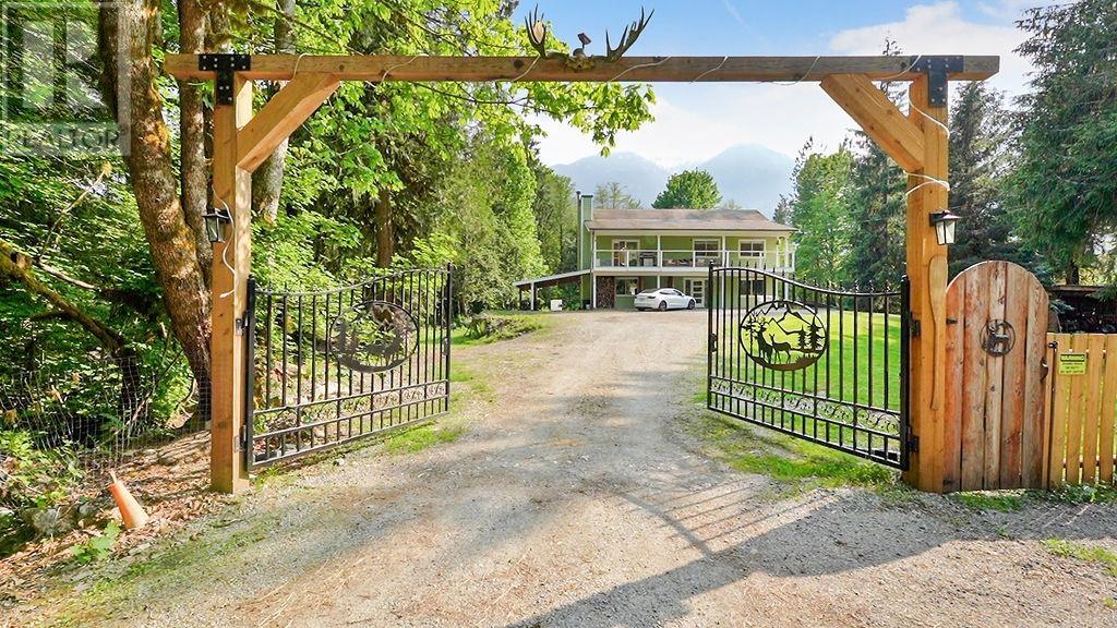 14605 Squamish Valley Road, Squamish, BC, V0N 1H0
