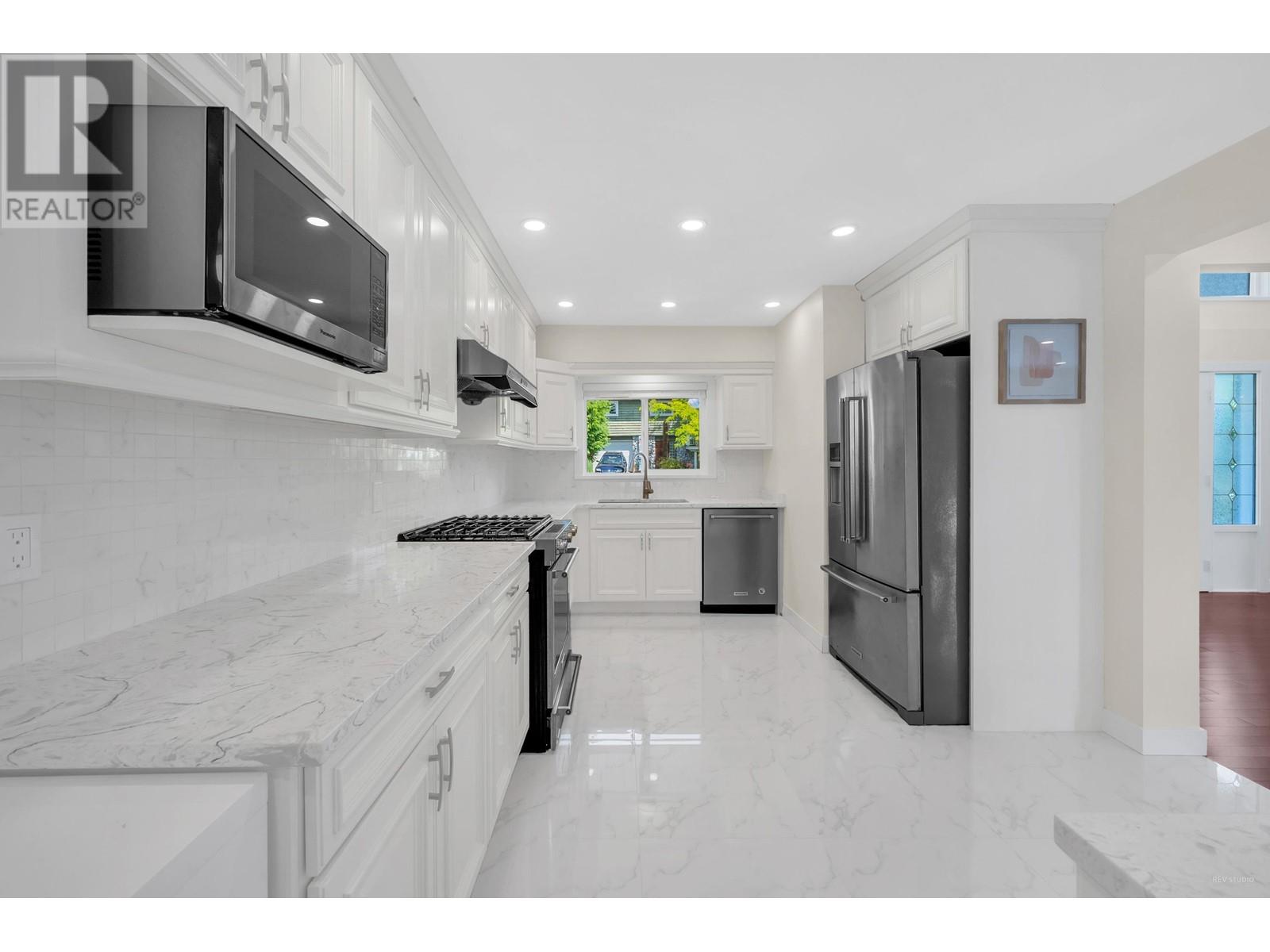 338 Oxford Drive, Port Moody, BC, V3H 1T2
