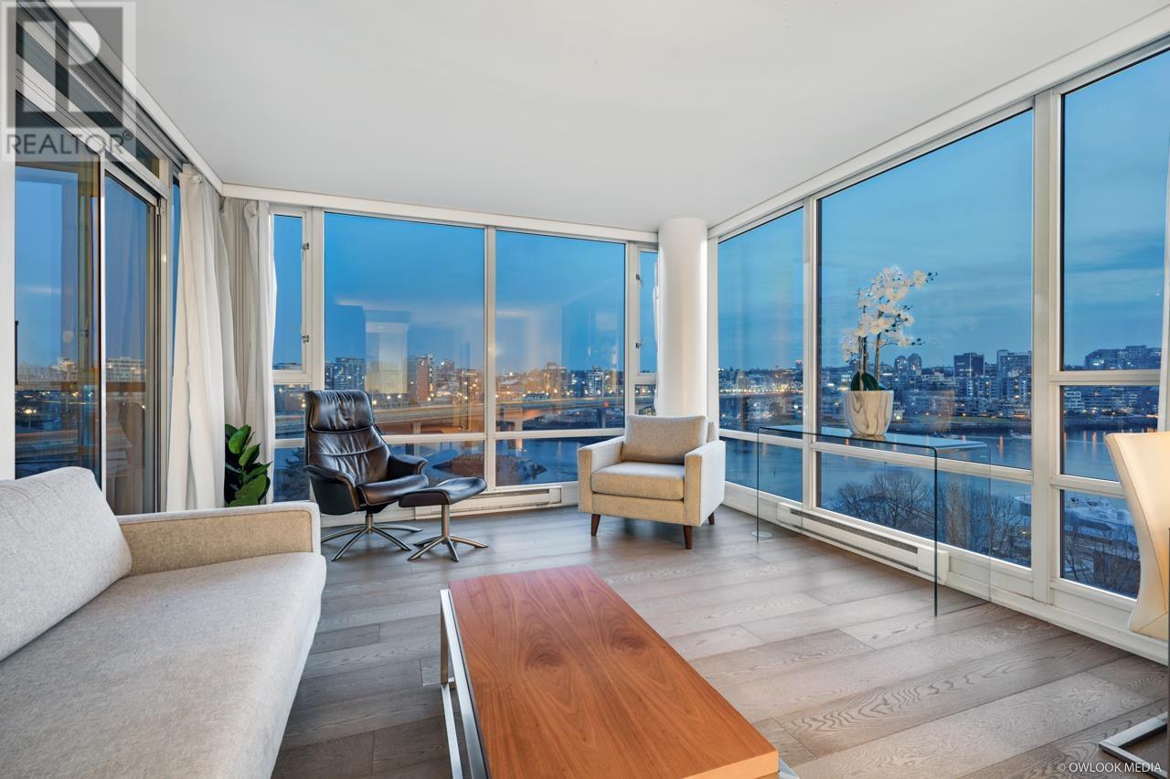 905-1033 Marinaside Crescent, Vancouver, BC, V6Z 3A3