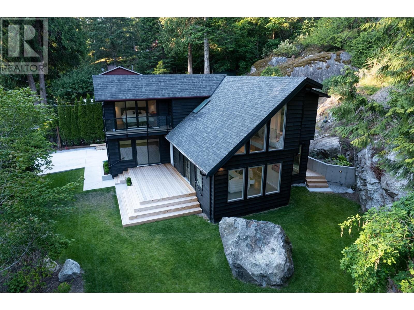 8590 Redrooffs Road, Halfmoon Bay, BC, V7Z 1A9