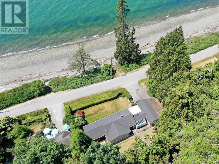 1782 Ocean Beach Beach, Gibsons, BC, V0N 1V5