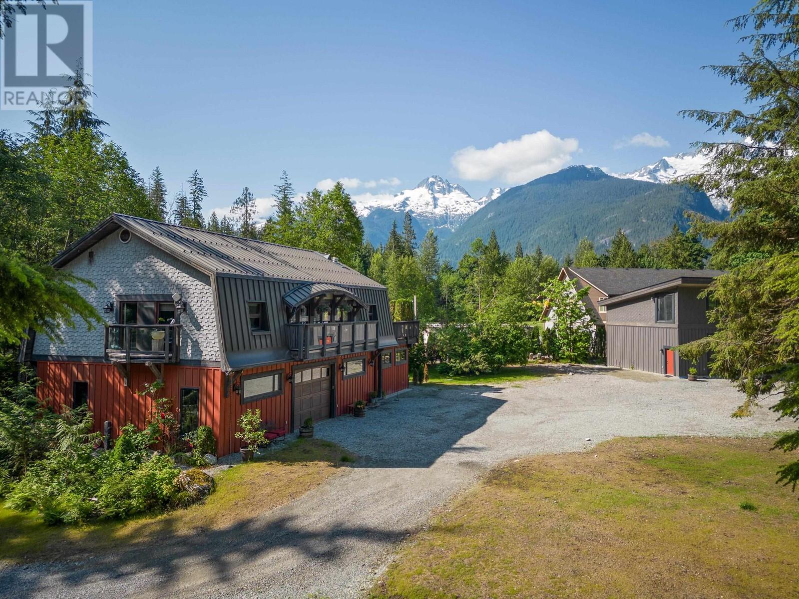 2030 North Rustad Road, Squamish, BC, V0N 1H0
