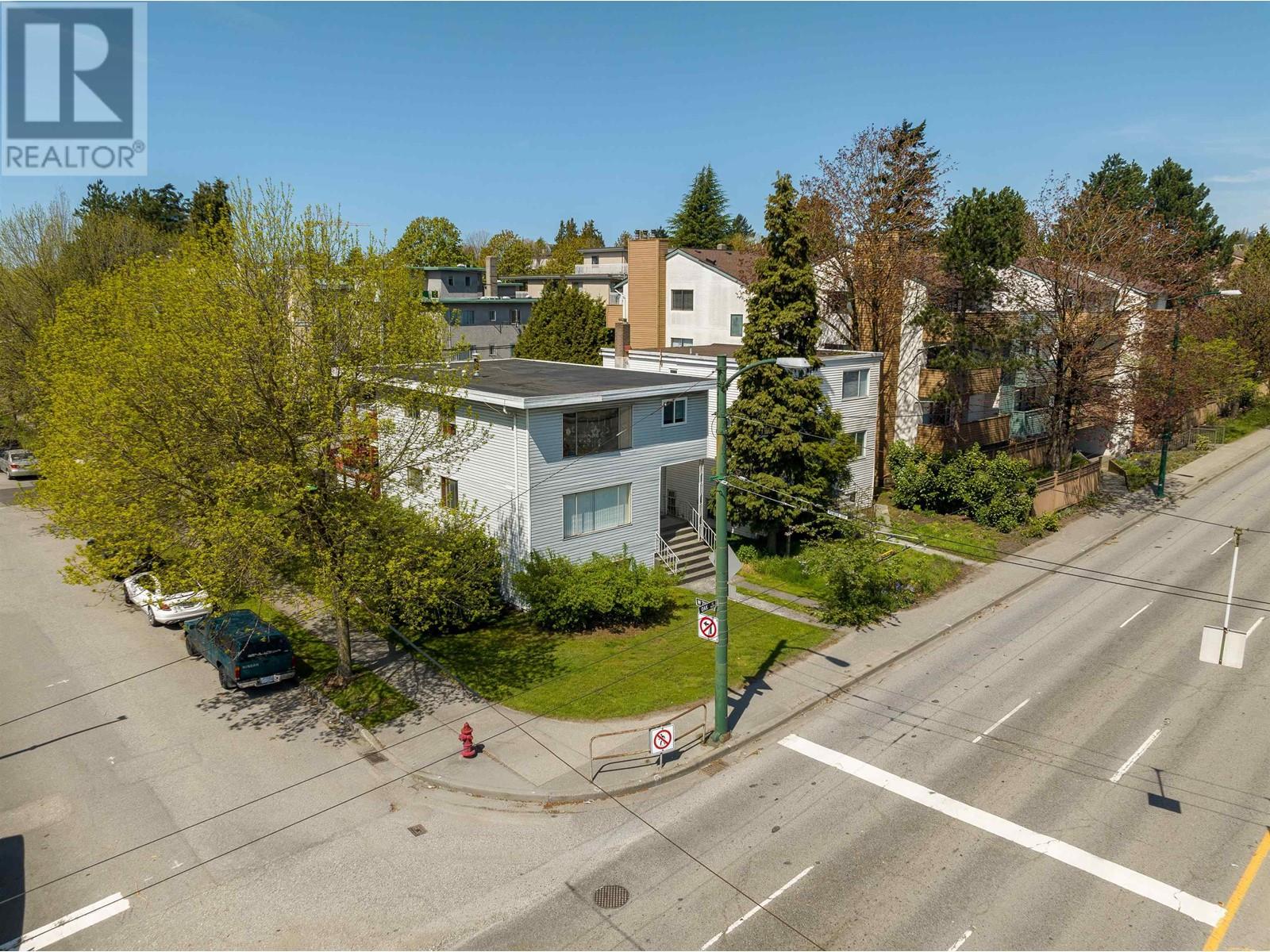 8693 Oak Street, Vancouver, BC, V6P 4B2
