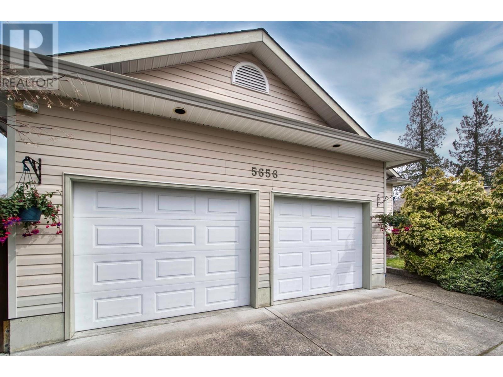 5656 Cook Place, Sechelt, BC, V7Z 0M7
