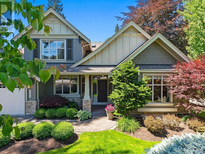 3799 Calder Avenue, North Vancouver BC V7N 3S1