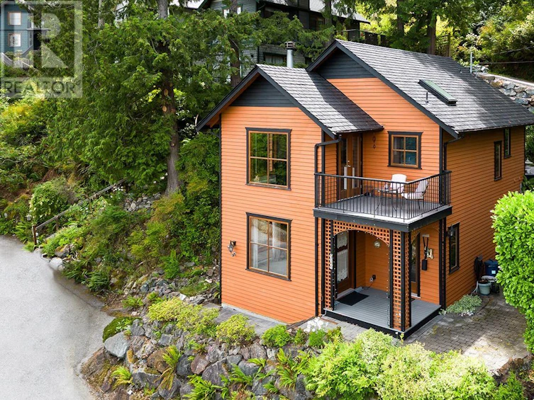 571 Roocroft Lane, Bowen Island, BC, V0N 1G2