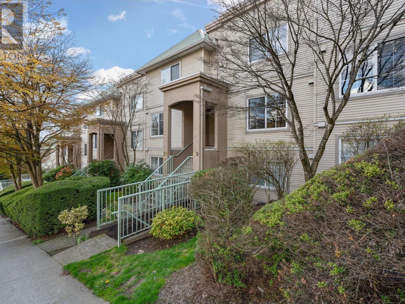17 - 270 Casey Street, Coquitlam BC V3K 6Y4