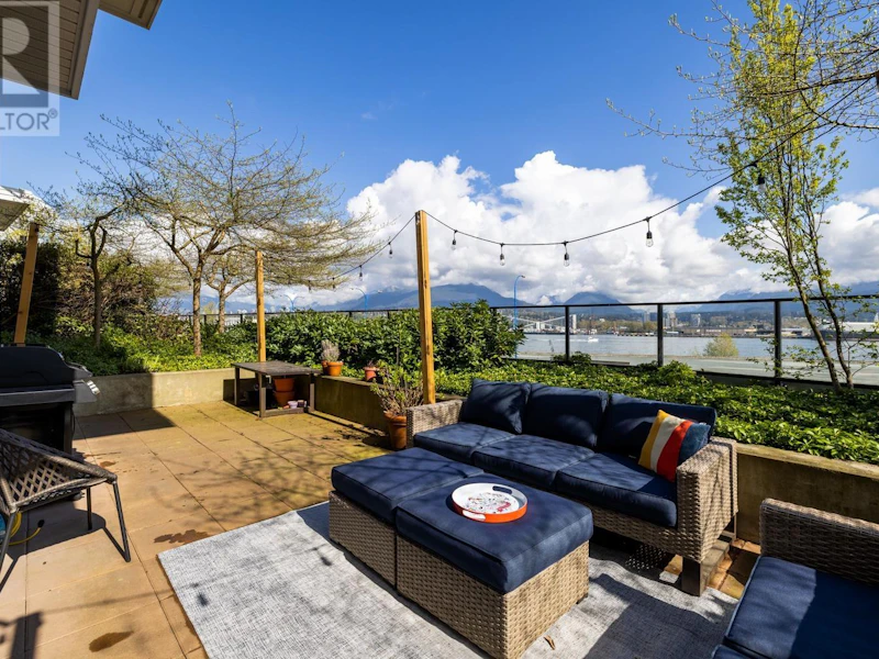 2943 Wall Street, Vancouver BC V5K 0A6