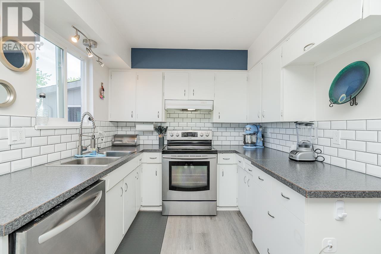 10-10900 No. 3 Road, Richmond, BC, V7A 1X1