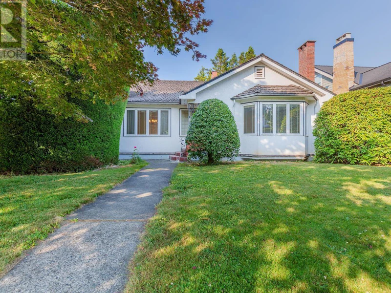 811 Fourth Street, New Westminster BC V3L 2W5