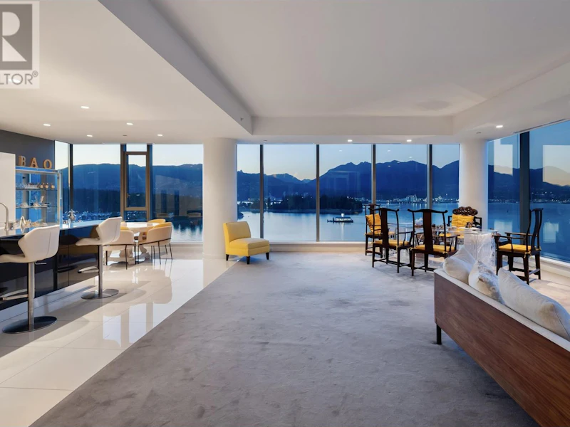 1102 - 277 Thurlow Street, Vancouver BC V6C 0C1