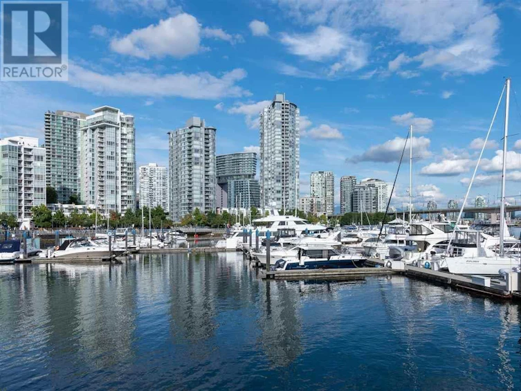 2806-198 Aquarius Mews, Vancouver, BC, V6Z 2Y4