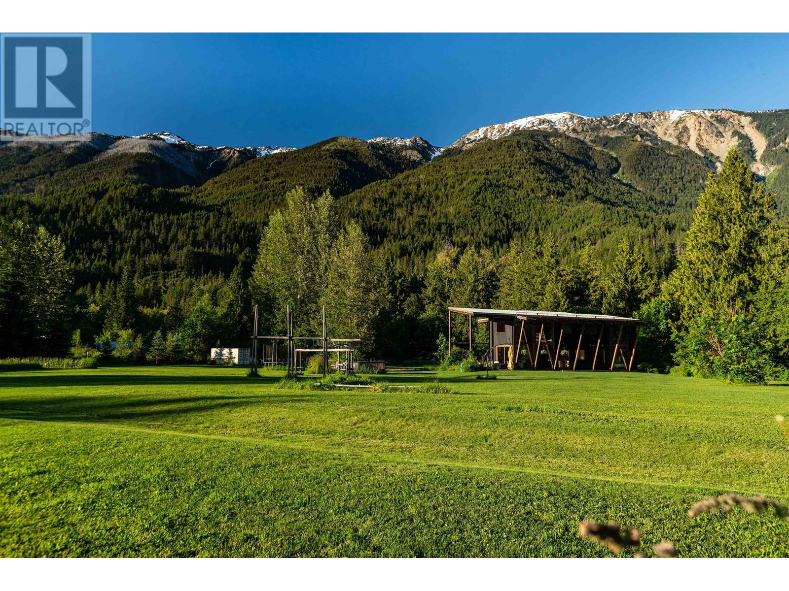 390 Dill Road, Pemberton, BC, V0N 2L2