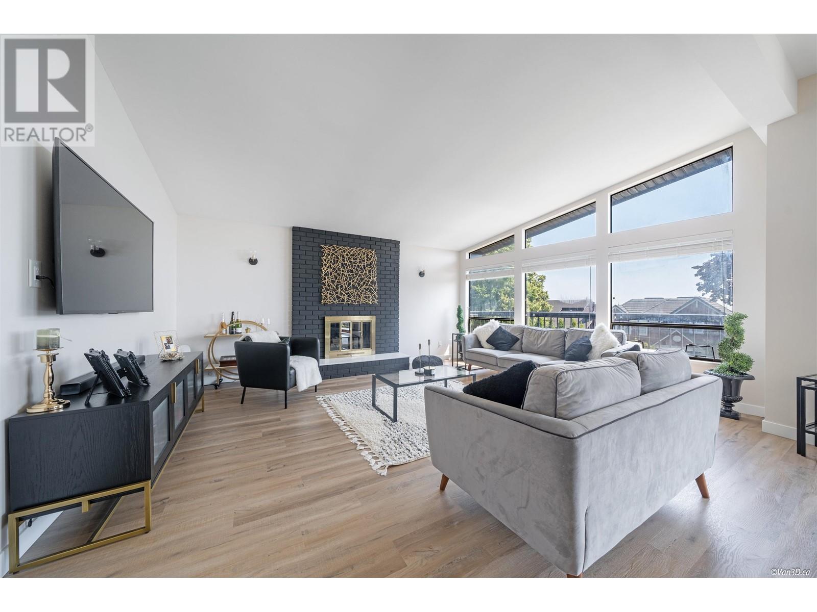 2131 Fraserview Drive, Vancouver, BC, V5P 2N2