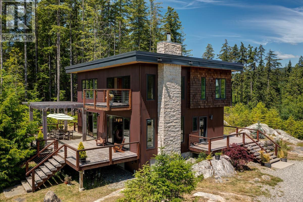 3163 Crystal Road, Roberts Creek, BC, V0N 2W1