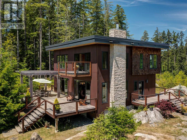 3163 Crystal Road, Roberts Creek, BC, V0N 2W1