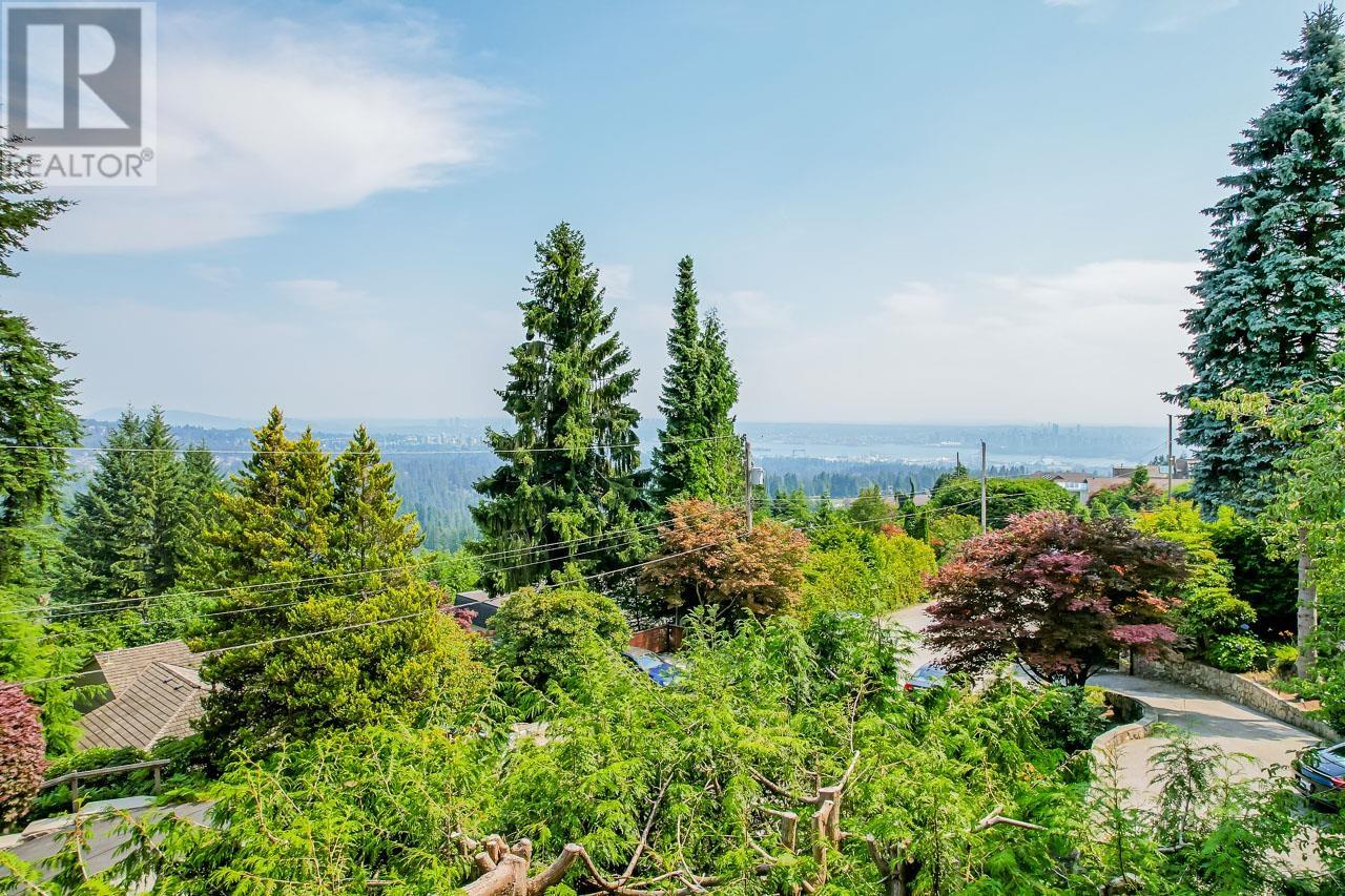 478 Craigmohr Drive, West Vancouver, BC, V7S 1W6