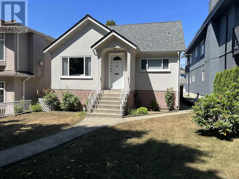 2579 E 6th Avenue, Vancouver BC V5M 1R1