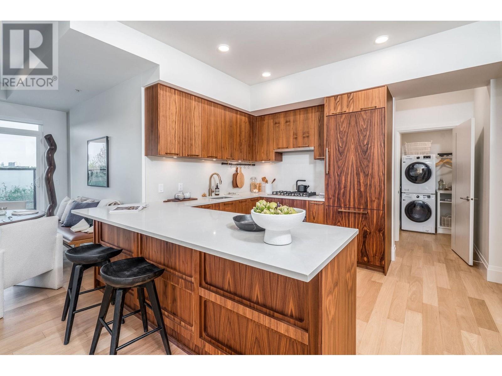 501-2550 Garden Drive, Vancouver, BC, V5N 4X6
