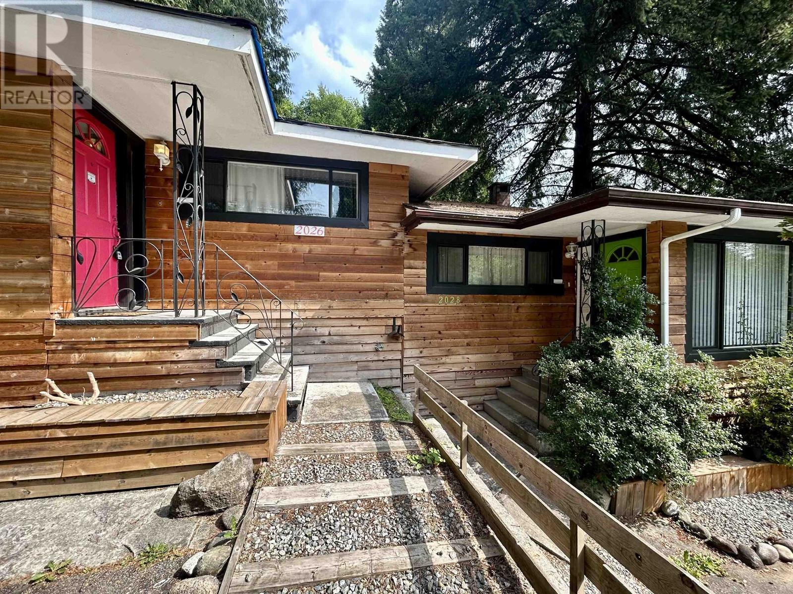 2026 Columbia Street, Port Moody, BC, V3H 1W7