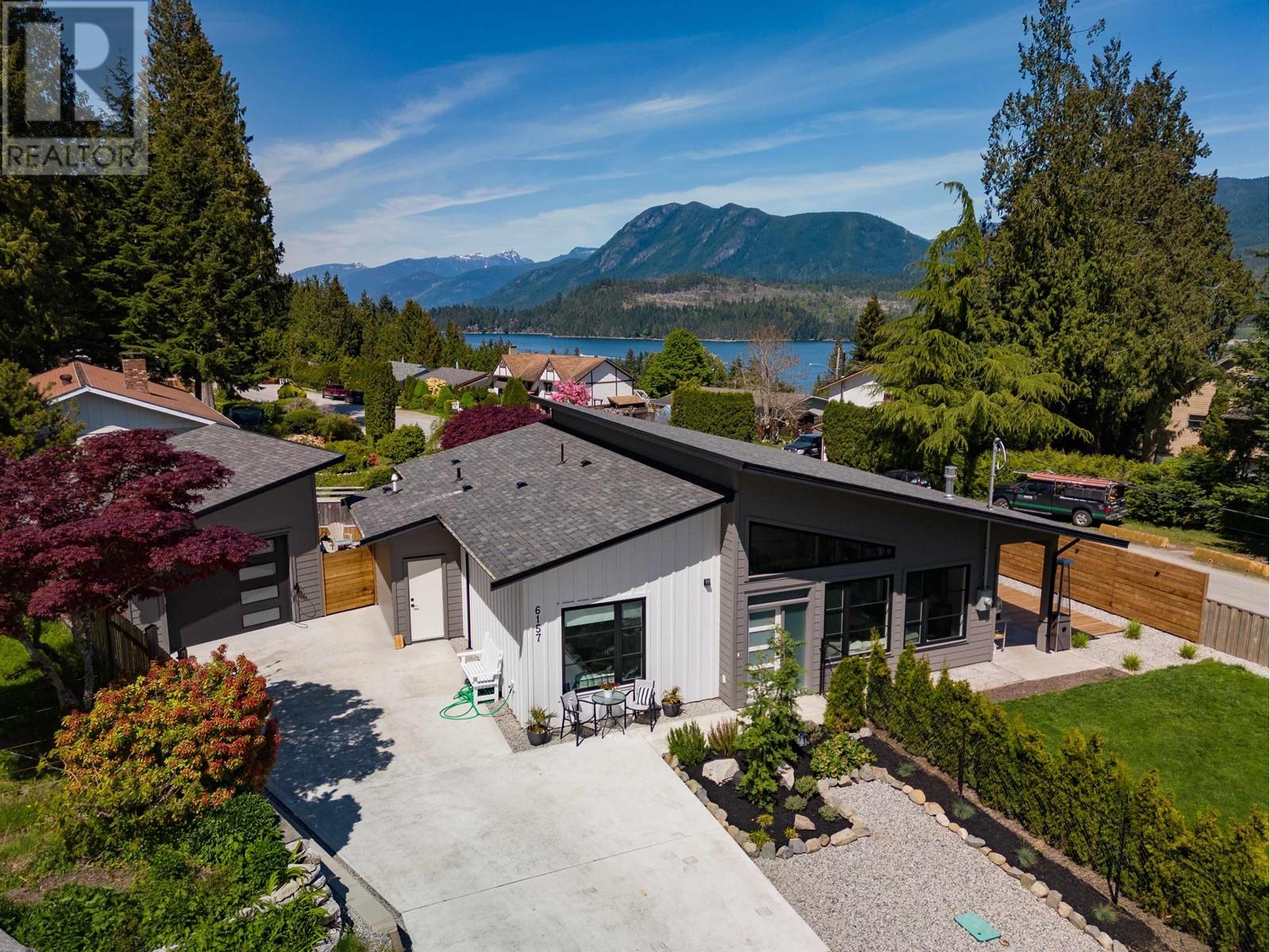 6157 Fairway Avenue, Sechelt, BC, V7Z 0L6