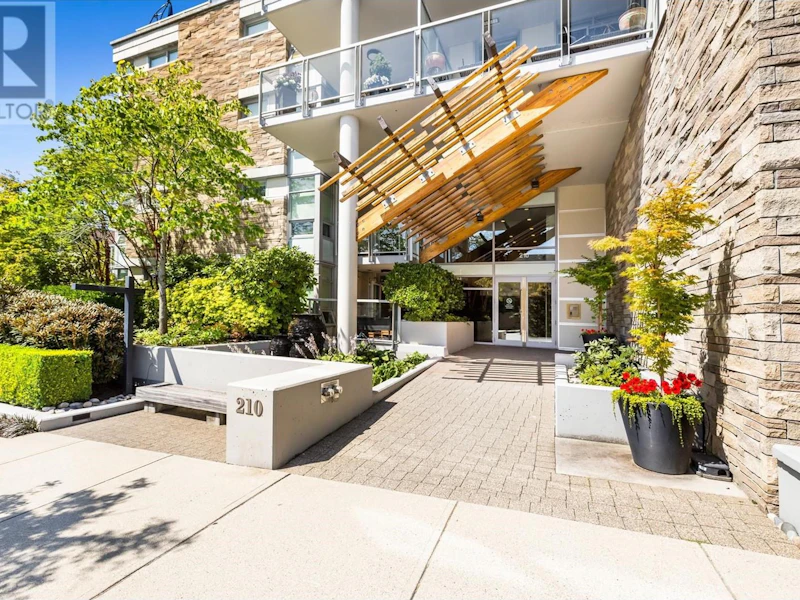 102 - 210 W 13th Street, North Vancouver BC