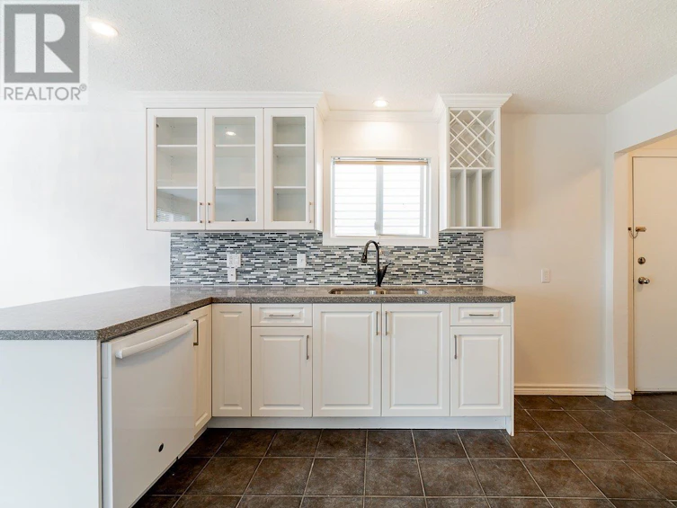 2585 Davies Avenue, Port Coquitlam, BC, V3C 2J8