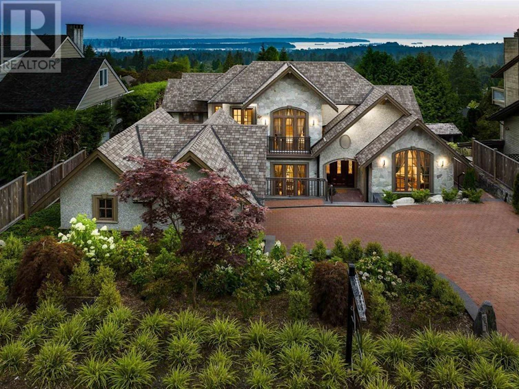 651 Alpine Court, North Vancouver, BC, V7R 2L7