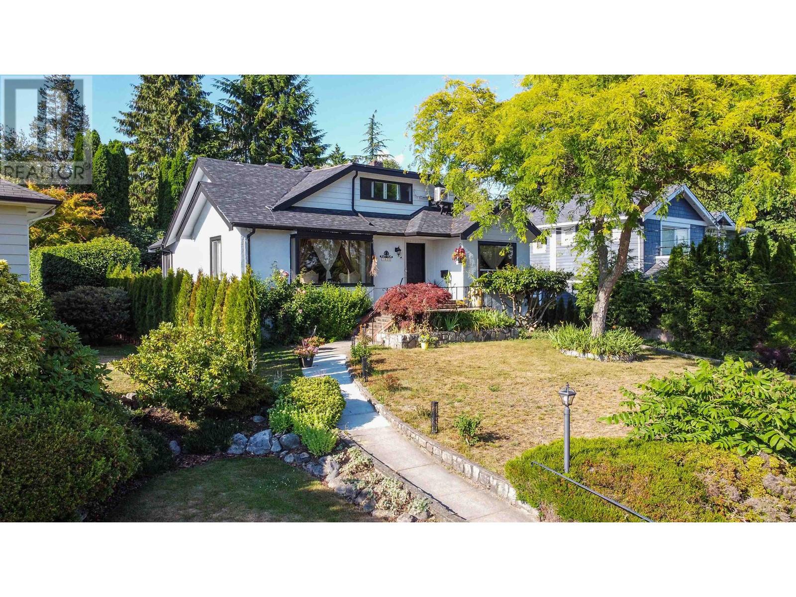 1921 Fulton Avenue, West Vancouver, BC, V7V 1T2