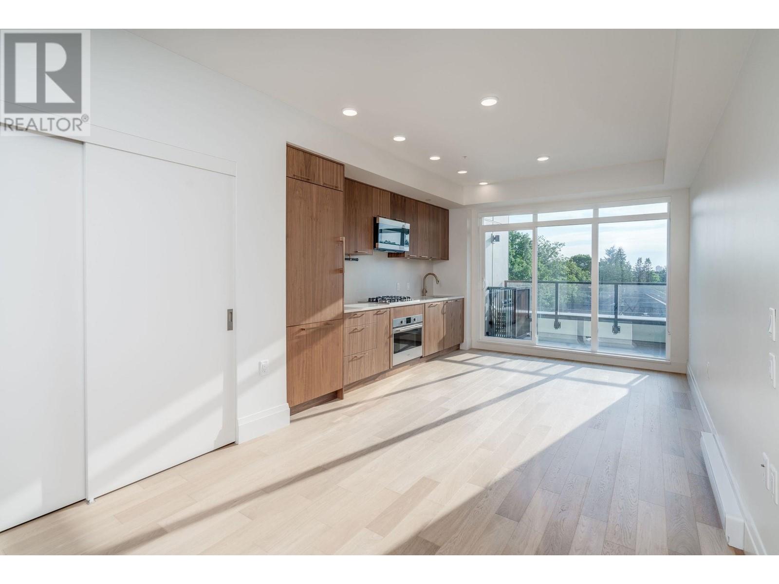 407-2550 Garden Drive, Vancouver, BC, V5N 4X6