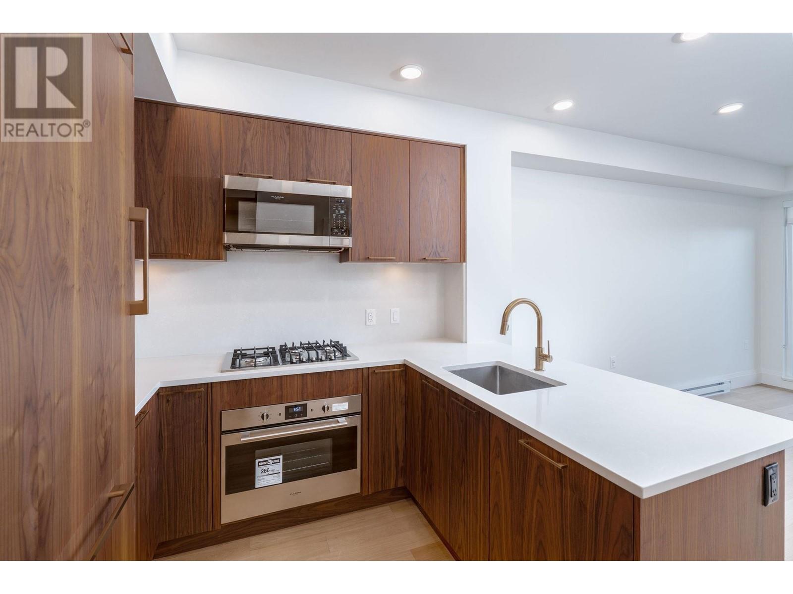401-2550 Garden Drive, Vancouver, BC, V5N 4X6