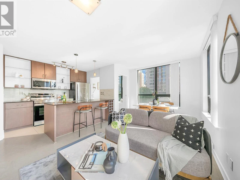 702 - 909 Mainland Street, Vancouver BC V6B 1S3