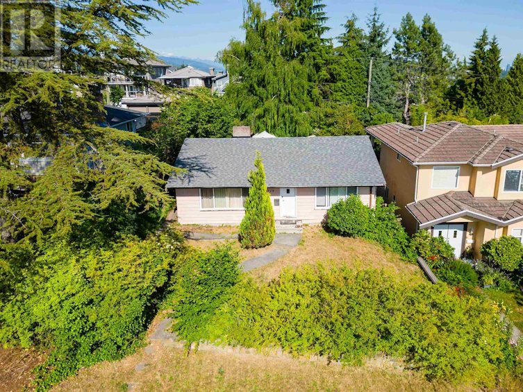 128 North Grosvenor Avenue, Burnaby, BC, V5B 1J2
