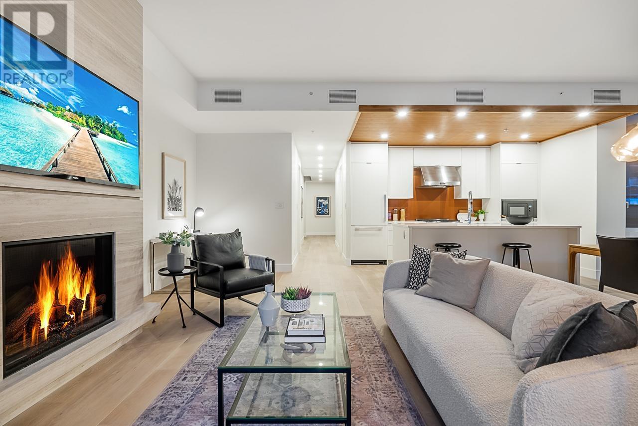 201-6697 Nelson Avenue, West Vancouver, BC, V7W 2B2