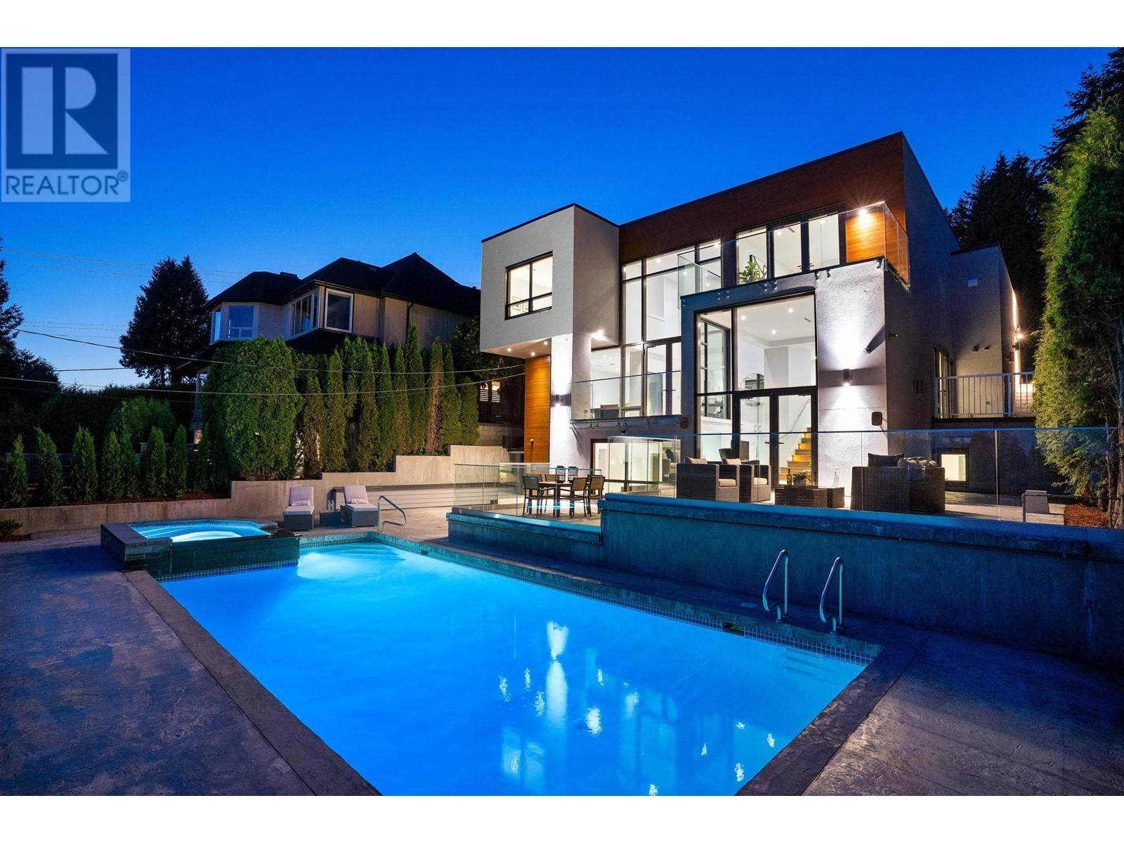 2190 Rosebery Avenue, West Vancouver, BC, V7V 2Z7
