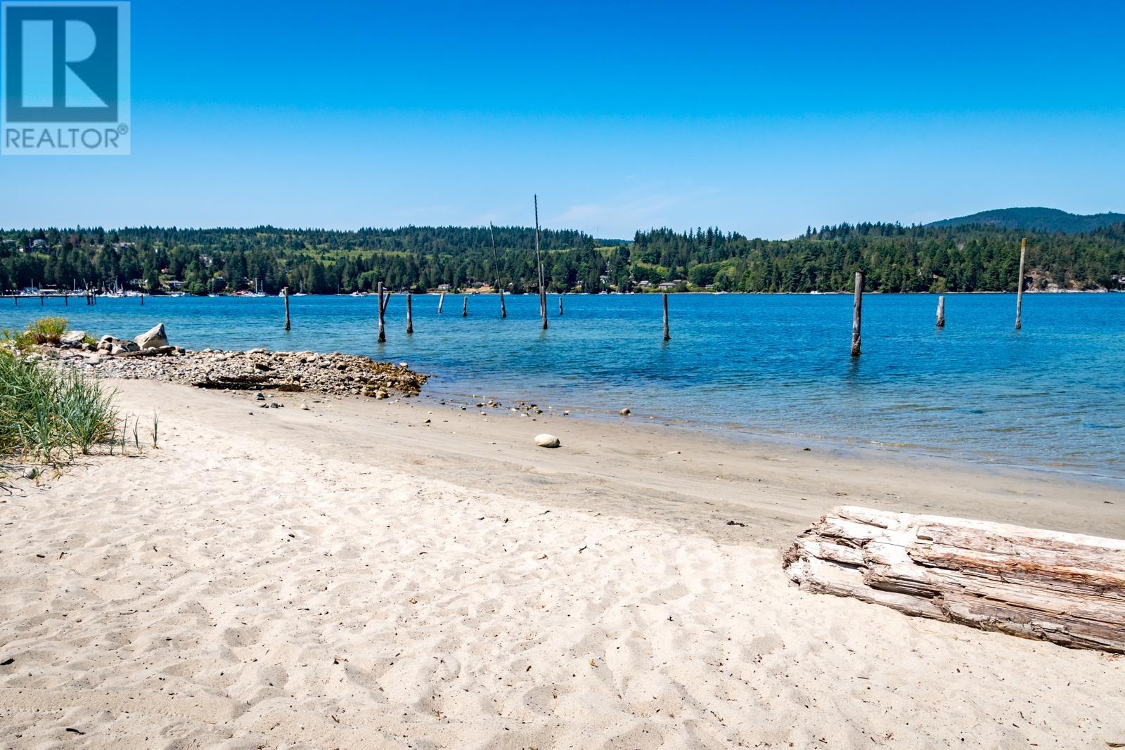 5933 Beachgate Lane, Sechelt, BC, V7Z 0S3