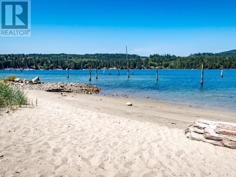5933 Beachgate Lane, Sechelt, BC, V7Z 0S3