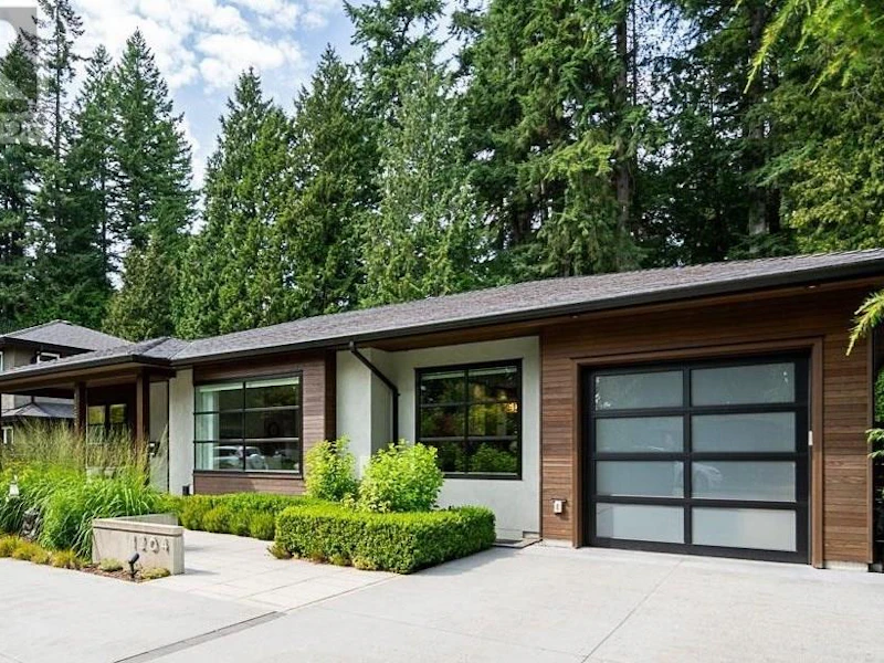 1264 Langdale Drive, North Vancouver BC V7R 1Z7