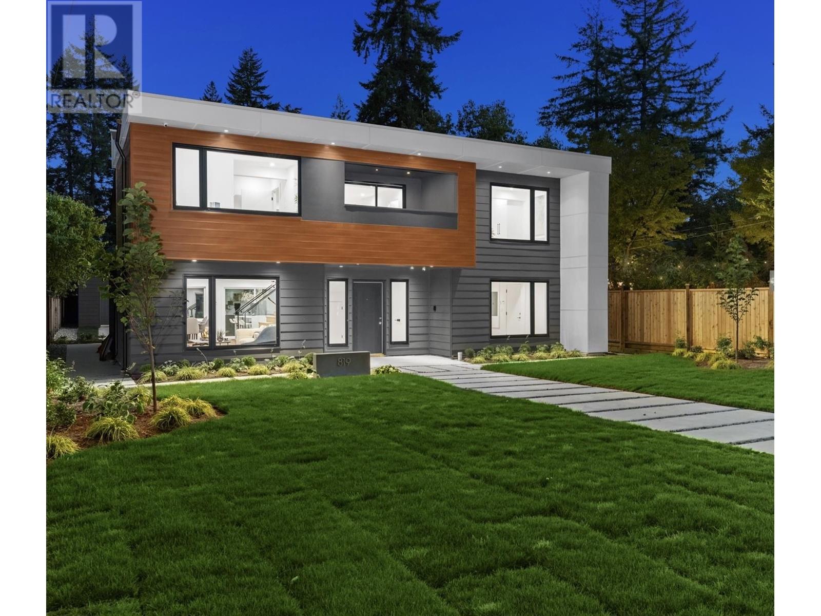 819 West 20th Street, North Vancouver, BC, V7P 2B5