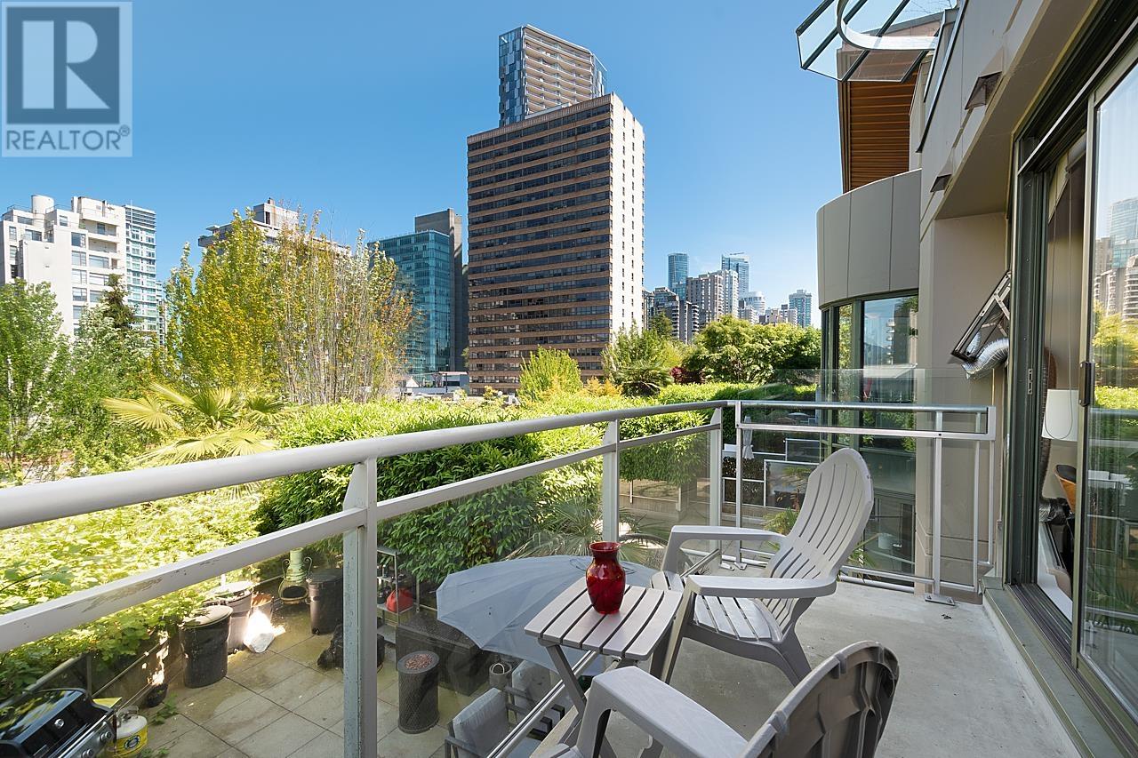 305-1688 Robson Street, Vancouver, BC, V6G 1C7