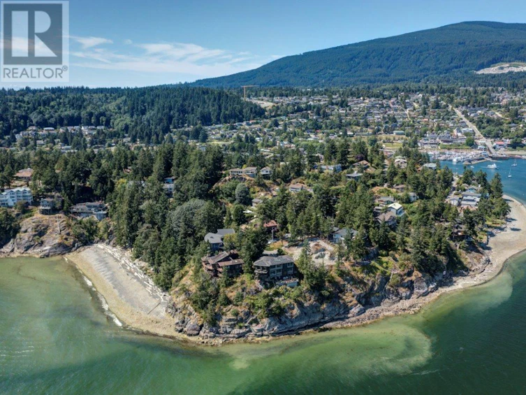 302 Shoal Lkout Road, Gibsons, BC, V0N 1V7
