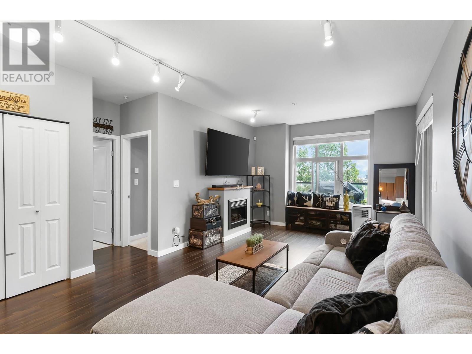 109-245 Ross Drive, New Westminster, BC, V3L 0C6