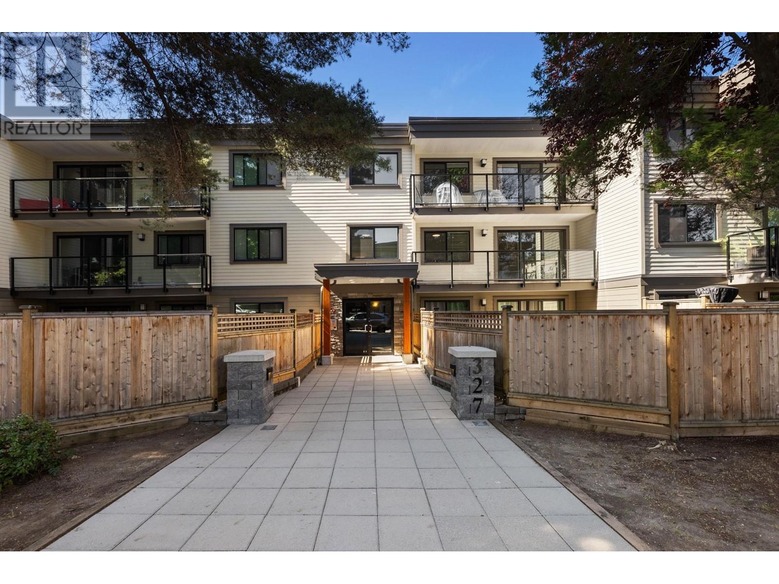 205-327 West 2nd Street, North Vancouver, BC, V7M 1E2