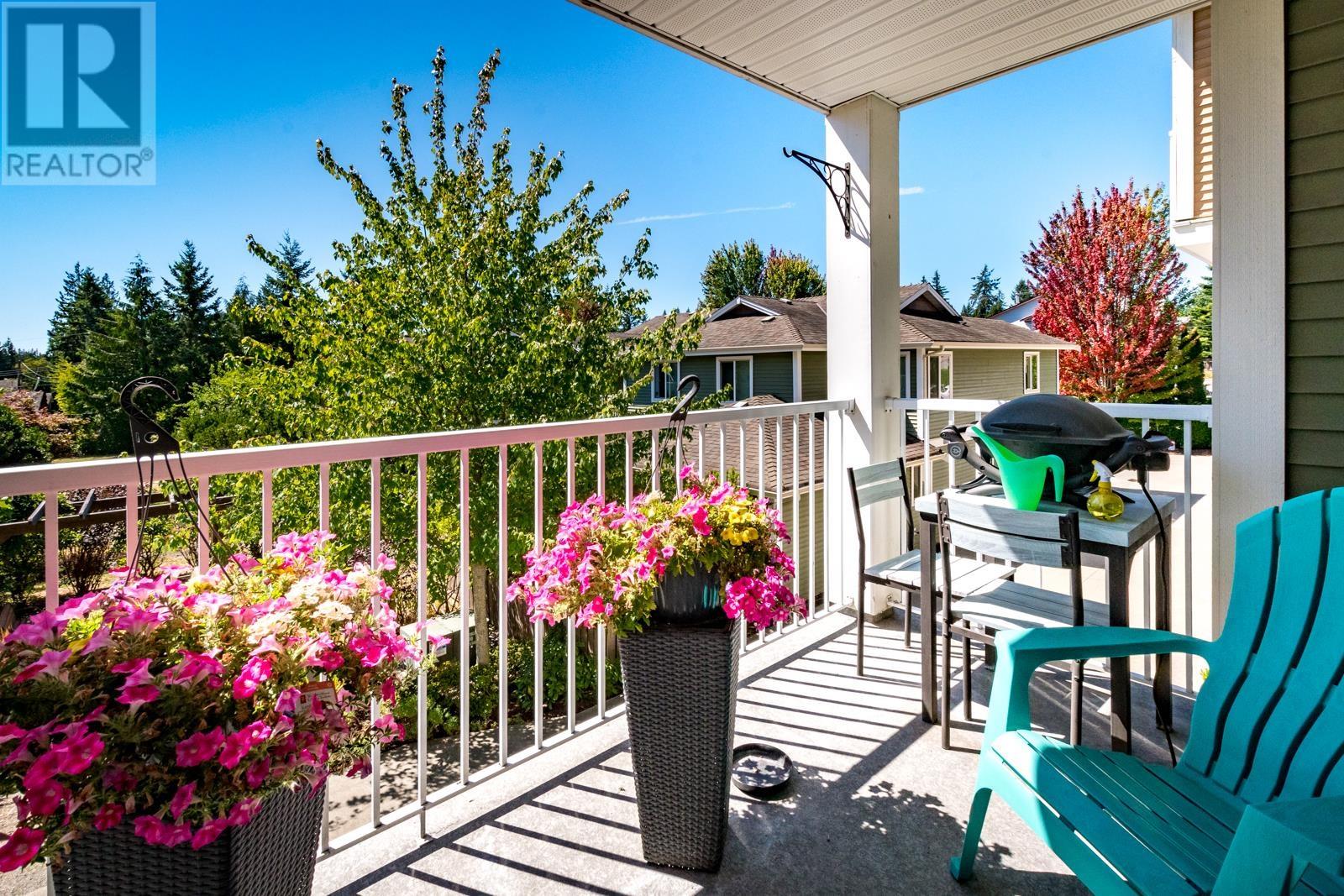 202-624 Shaw Road, Gibsons, BC, V0N 1V8