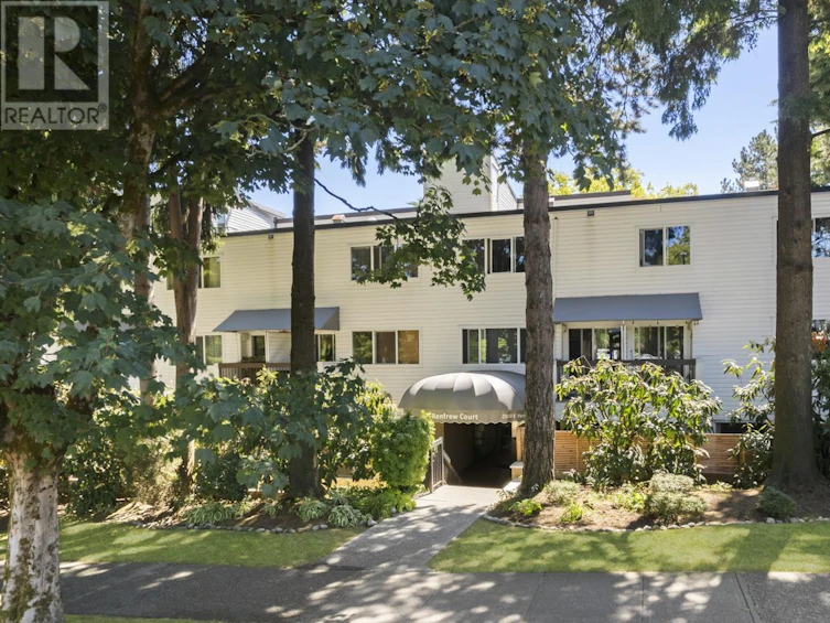 225-2910 East Pender Street, Vancouver, BC, V5K 2C3