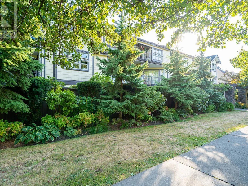 211 - 235 W 4th Street, North Vancouver BC V7M 1H8