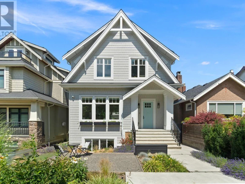 341 W 17th Avenue, Vancouver BC V5Y 1Z9