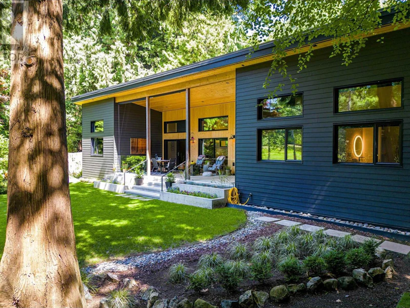 6090 Marine Drive, West Vancouver BC V7W 2S3